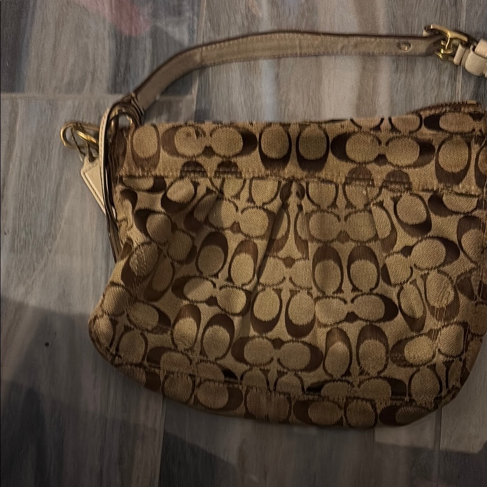 Coach Vintage Elegant Brown Designer Shoulder Bag(?check out - some call-out)
